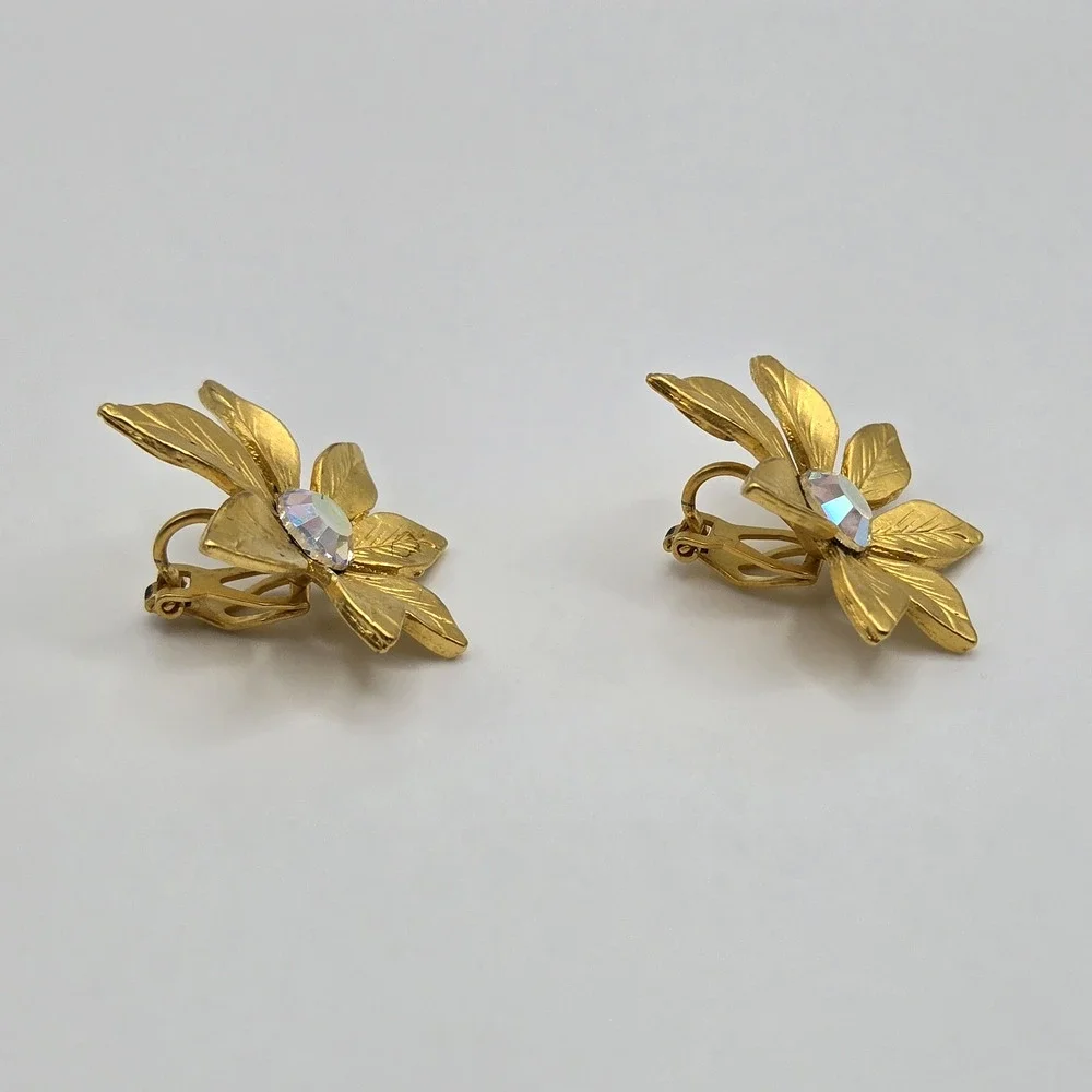Vintage Flower Earrings Goldtone Clip Ons Classic Midcentury AB Rhinestone Twee